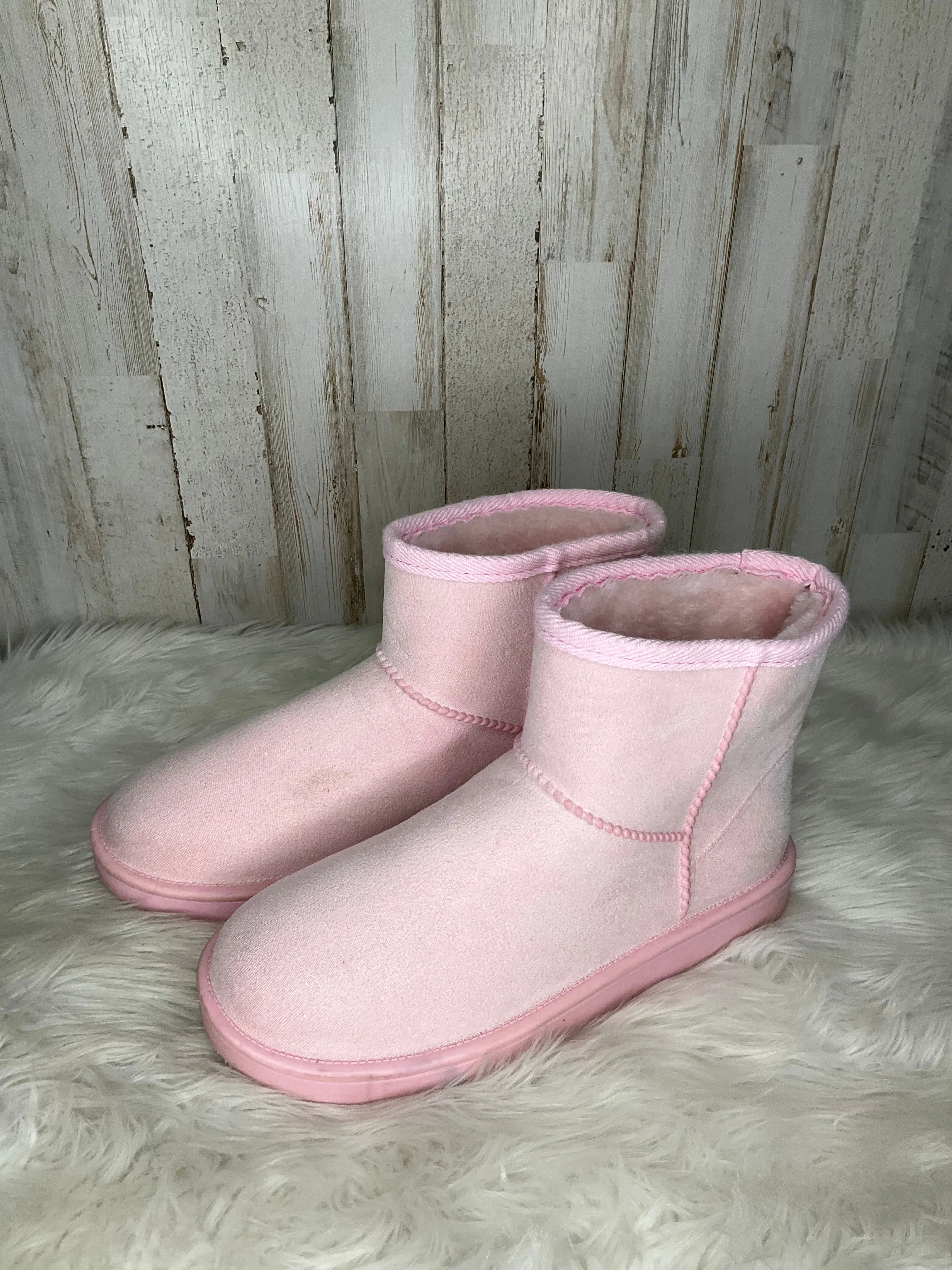 Boots Snow By Clothes Mentor In Pink, Size: 9